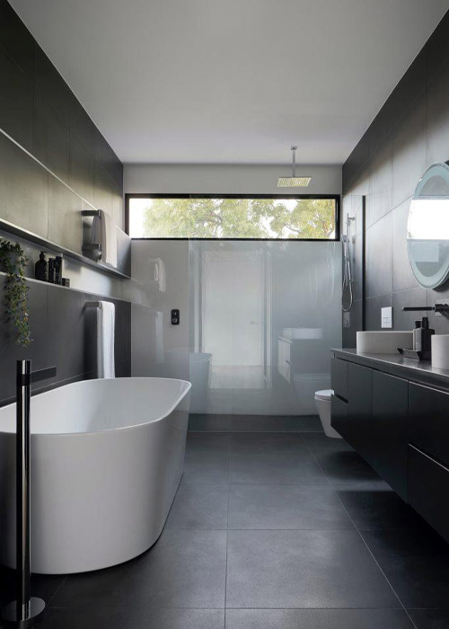 Desain Kamar Mandi Minimalis Modern Hitam Metalik