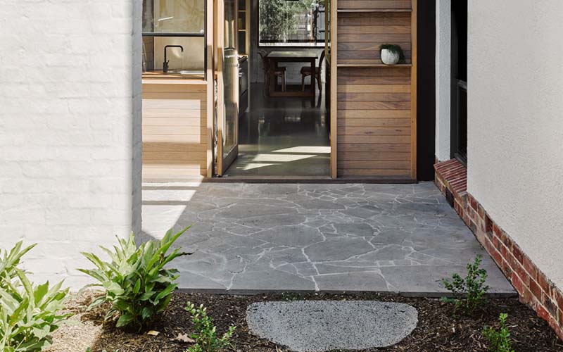 Granit depan rumah yang mewah dan Cantik di taman