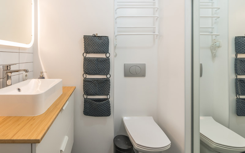 Kamar Mandi ukuran 2x3 Serba Putih