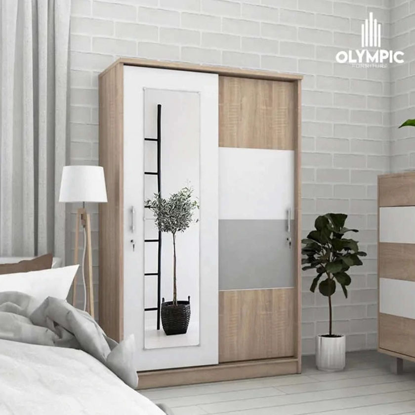 Lemari Pakaian dengan Pintu Sliding