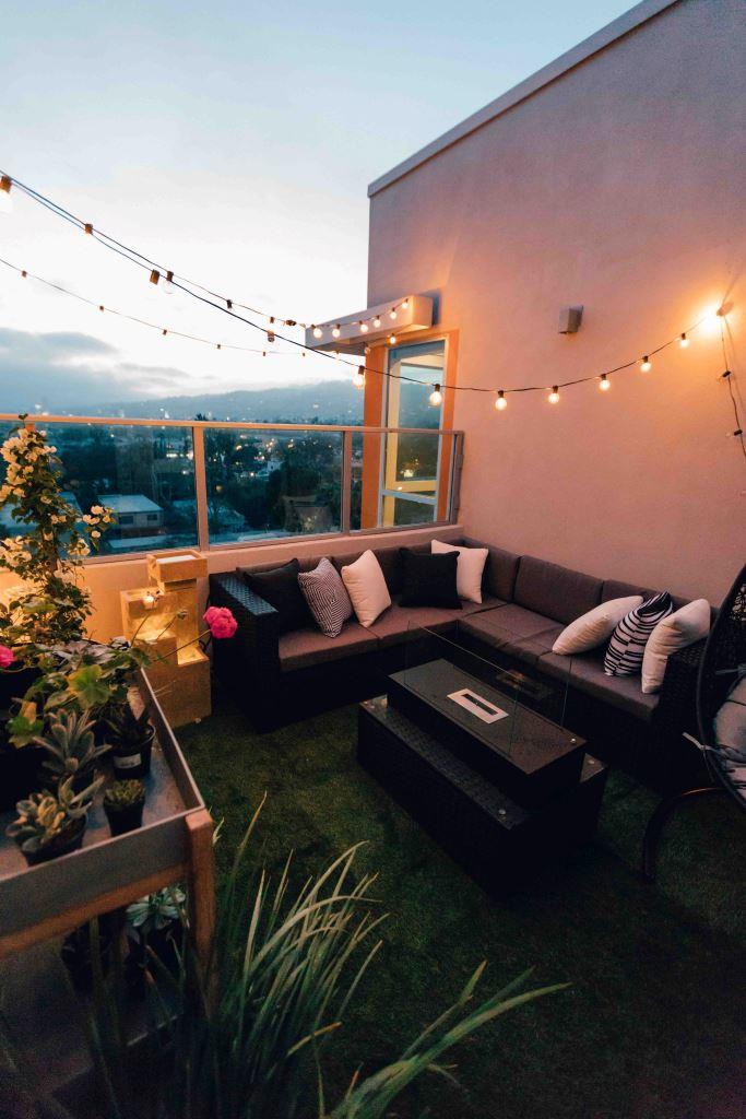 balkon rumah minimalis konsep party