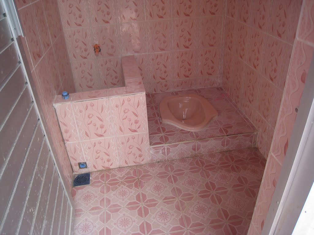 Kamar Mandi Suasana Ceria dengan Warna Pastel