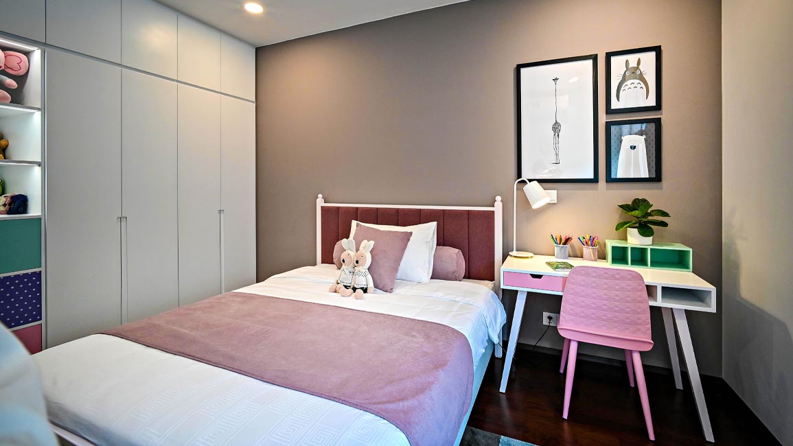 Kamar Anak Laki-Laki Warna Cat Abu-abu