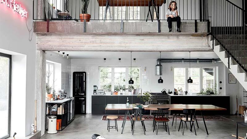 Rumah Industrial dengan Pencayahaan Alami