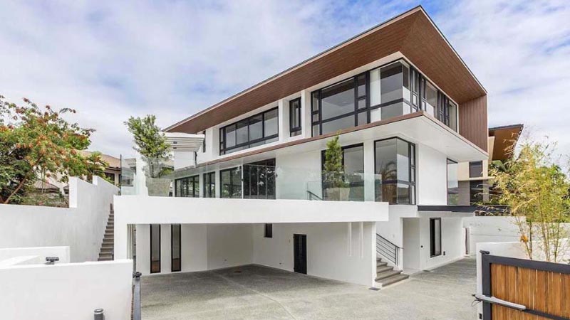 Rumah Putih Hitam