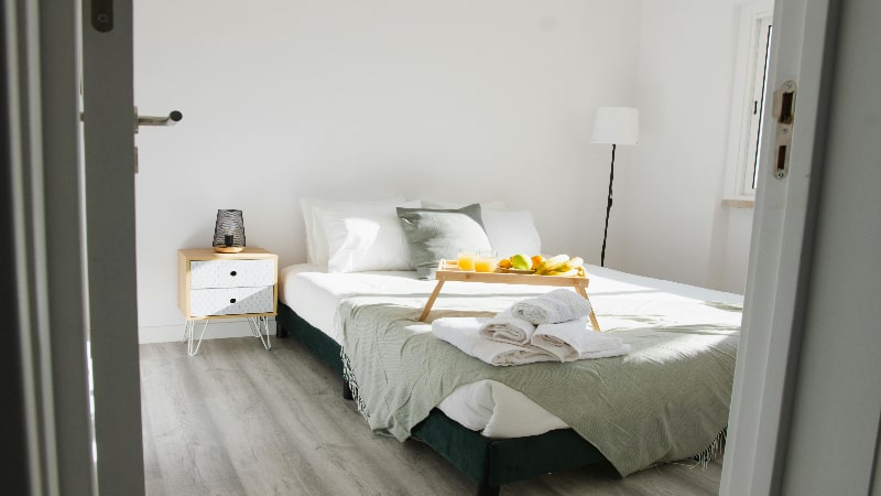 Desain Kamar Tidur Sederhana Ala Hotel