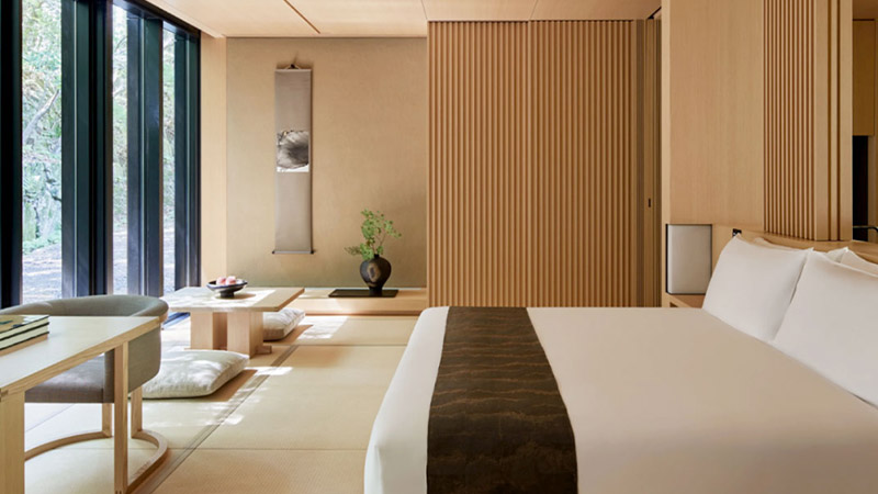 Desain Kamar Tidur Tema Japandi dengan Meja Chabudai