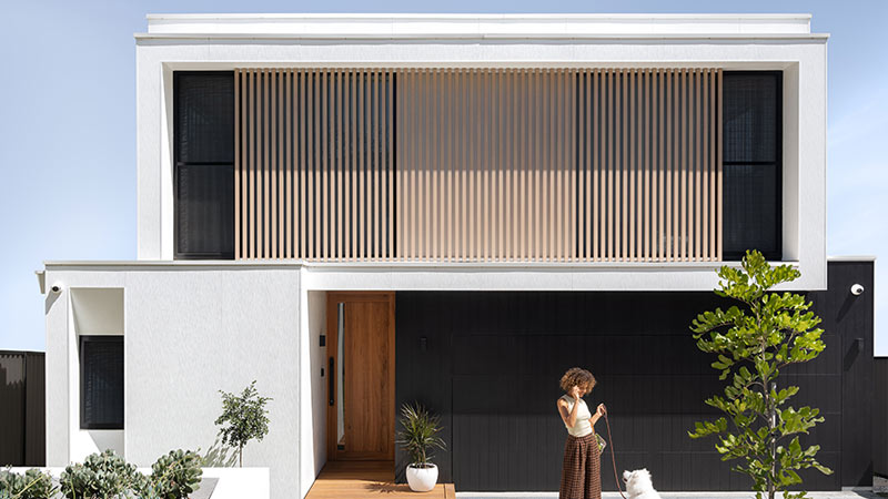Rumah Minimalis 2 Lantai Pagar Coklat