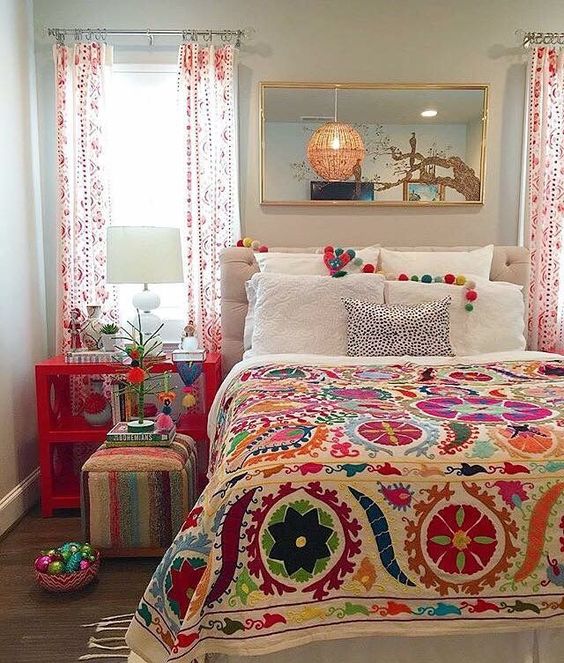 Desain Kamar Tidur Minimalis Ukuran 3x3 Dekorasi Headboard | Gambar: Dzen.ru