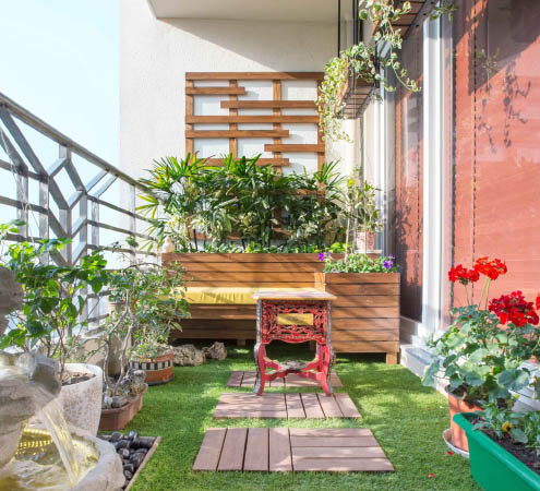 Desain gambar Balkon Tengah Taman