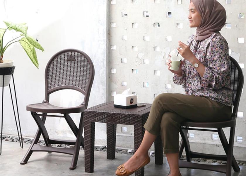Kursi Lipat OFC untuk Percantik Desain Terasmu