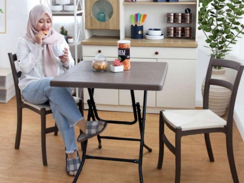 Meja Makan Minimalis