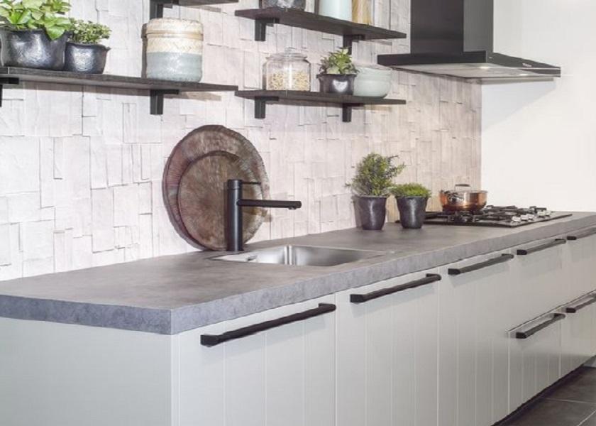 Meja Desain Meja Dapur Bentuk L dengan Desain Rak Gantung Terbuka
