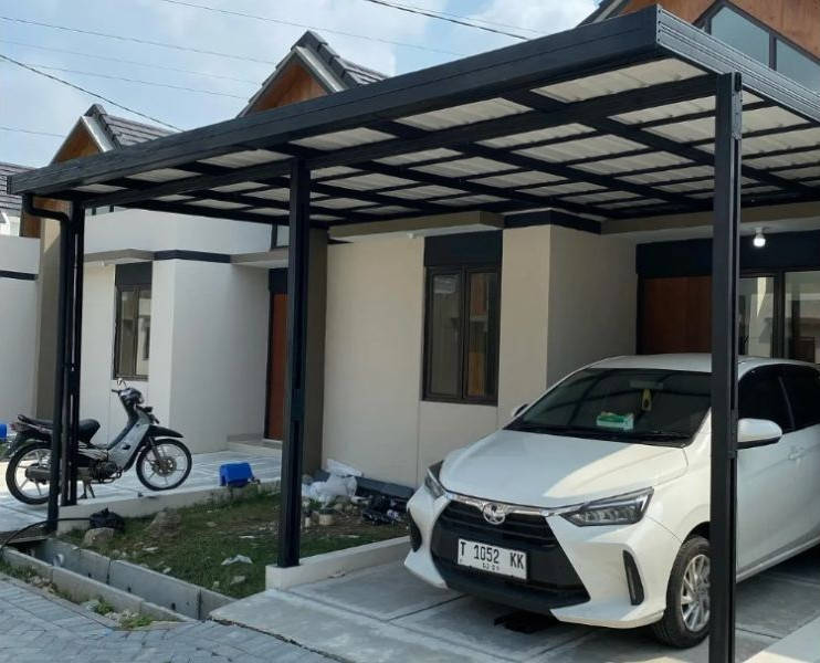 Teras Baja Ringan dengan Lisplang Ringkas