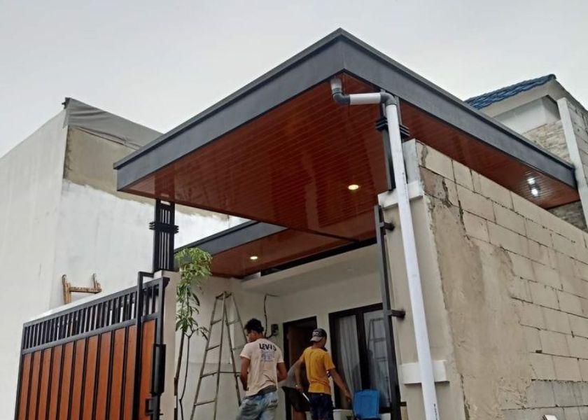 Teras Kombinasi Baja Ringan dan Besi Hollow