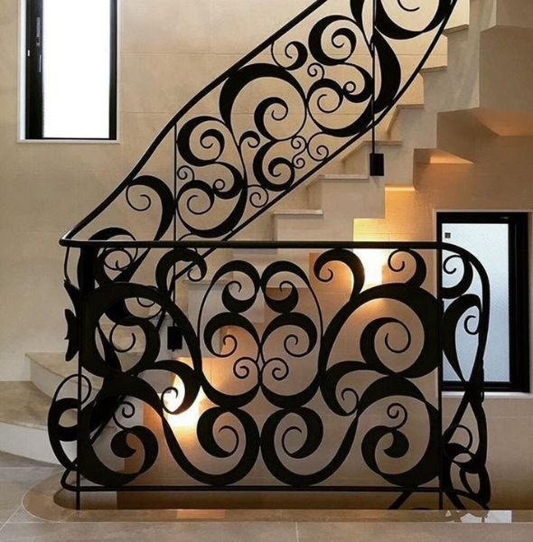 Railing Tangga Besi dengan Panel Laser Cut
