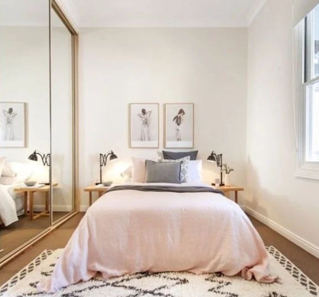 Kamar Tidur Minimalis 2x3 Warna Terang dan Netral