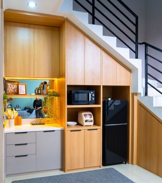 Furniture Custom untuk Bawah Tangga
