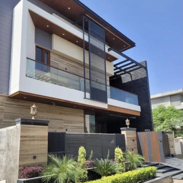 Rumah 2 Lantai Minimalis dengan Balkon Railing Kaca 