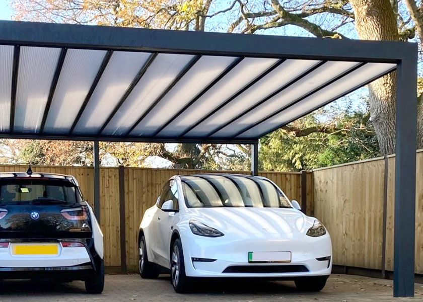 Desain Depan Rumah dengan Carport Kaca