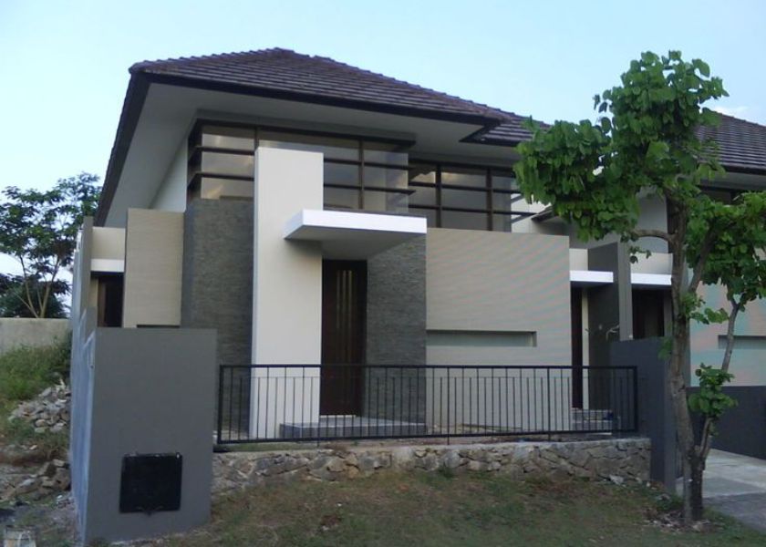 Kombinasi Warna Putih Abu Muda Depan Rumah