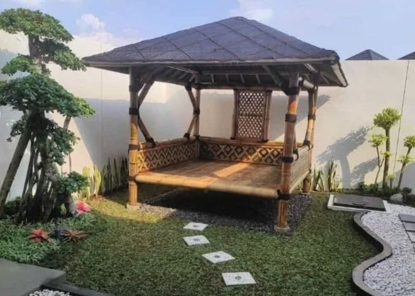 Saung Depan Rumah