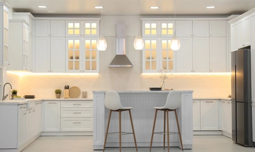 Dapur Cantik Mewah dengan Lampu LED Bawah Kabinet
