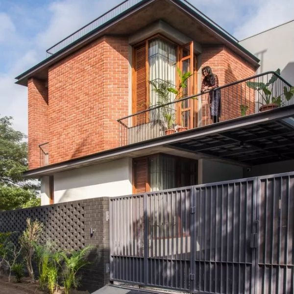 Rumah 2 Lantai di Kampung Bata Ekspos 