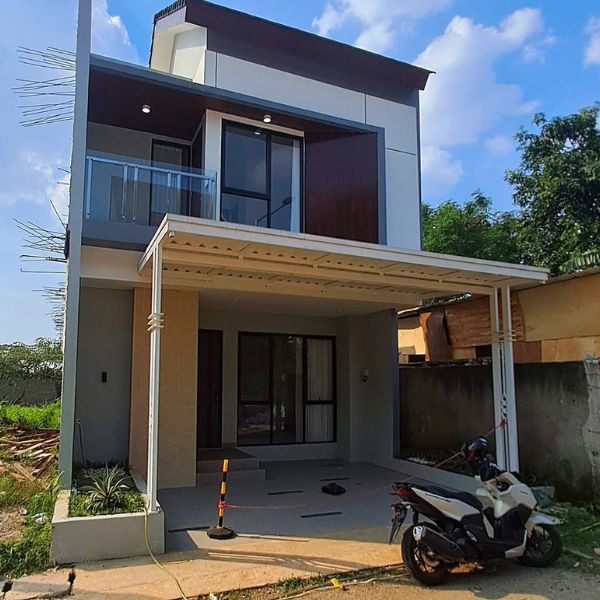 Rumah 2 Lantai di Kampung Cat Warna Krem & Beige