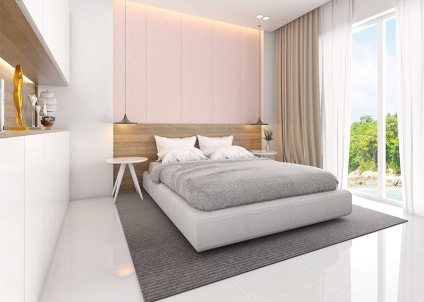 Kombinasi Warna Putih dan Beige Muda di Kamar Tidur Sejuk