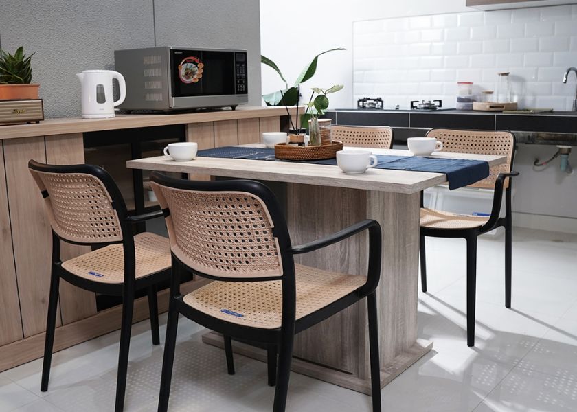 Kursi Monsiour untuk Dapur Cantik dan Estetik