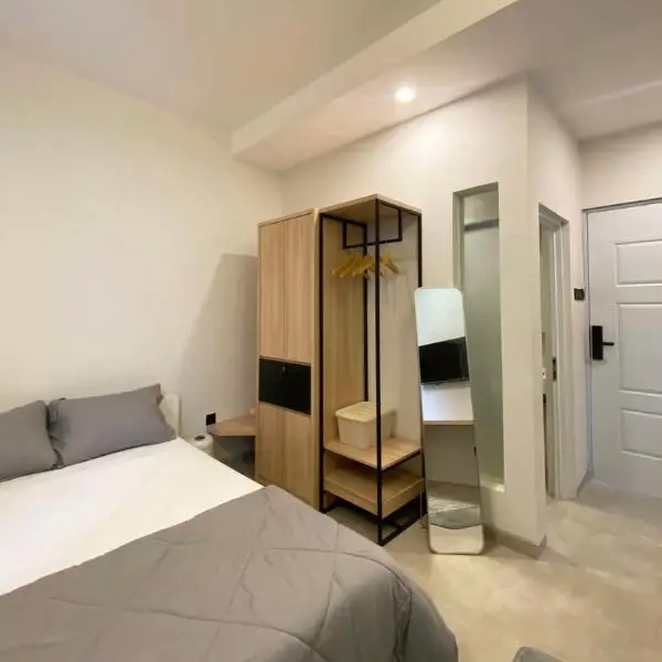 Desain Kos Kosan 3x4 dengan Cermin dan Dekorasi Sederhana