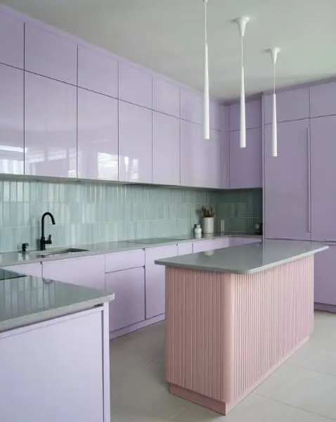 Ungu Pastel untuk Dapur Minimalis