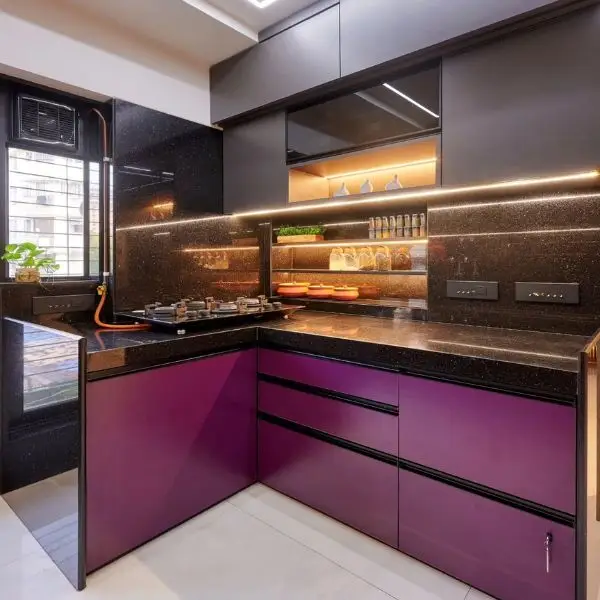 Dapur Warna Ungu dan Hitam untuk Tampilan Tegas