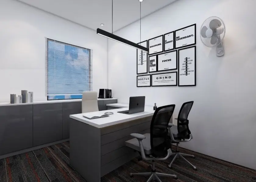 Desain Ruang Kerja Kantor Warna Putih dan Abu Muda untuk Kesan Bersih
