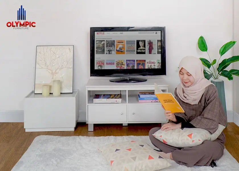 Gunakan Karpet untuk Area Duduk di Ruang TV Minimalis