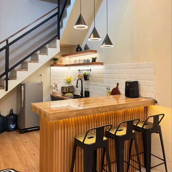 Gunakan Keramik dengan Aksen Menarik di Mini Bar Dapur Keramik