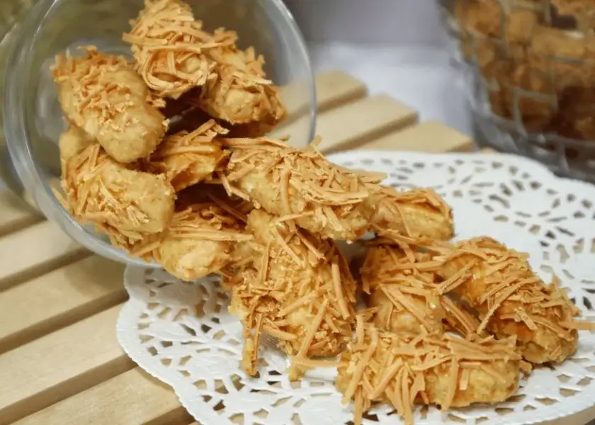 Kue Lebaran Kastengel Keju Melimpah