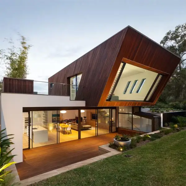 Lantai Kayu atau Decking di Rumah Kayu Minimalis