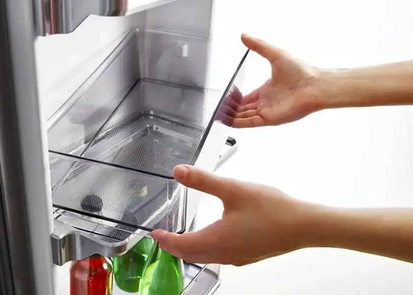 Langkah Ketiga, Lepaskan Rak dan Laci dalam Kulkas