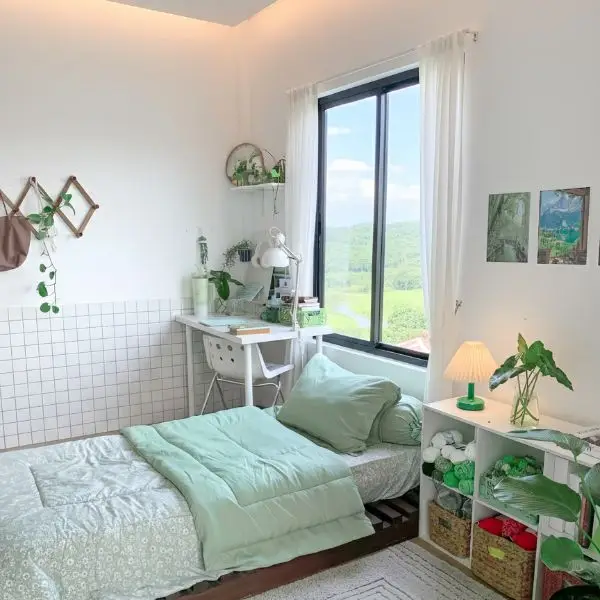 Manfaatkan Cahaya Alami dalam Kamar Sederhana di Kampung