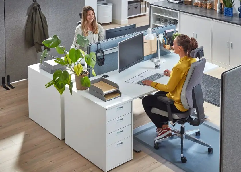 Jaga Meja Kerja Tetap Clean di Desain Ruang Kerja Kantor
