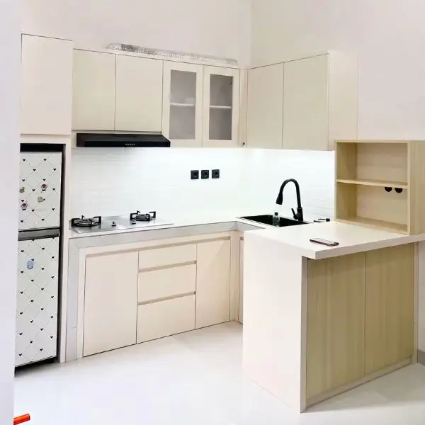 Kabinet Mini Bar Dapur Sempit dengan Desain Minimalis