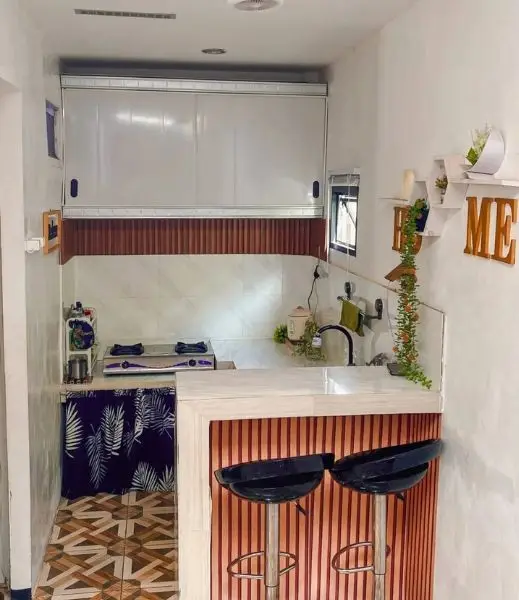 Mini Bar Dapur Sempit sebagai Meja Makan Tambahan