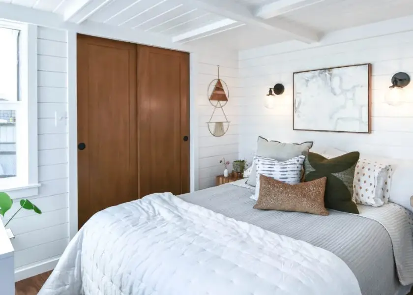Desain Interior Rumah Minimalis Modern di Kamar Tidur Modern Luxury