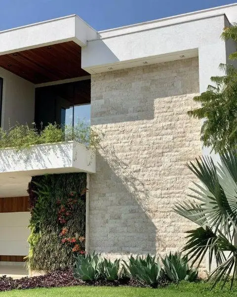 Model Batu Alam Palimanan di Dinding Luar Rumah