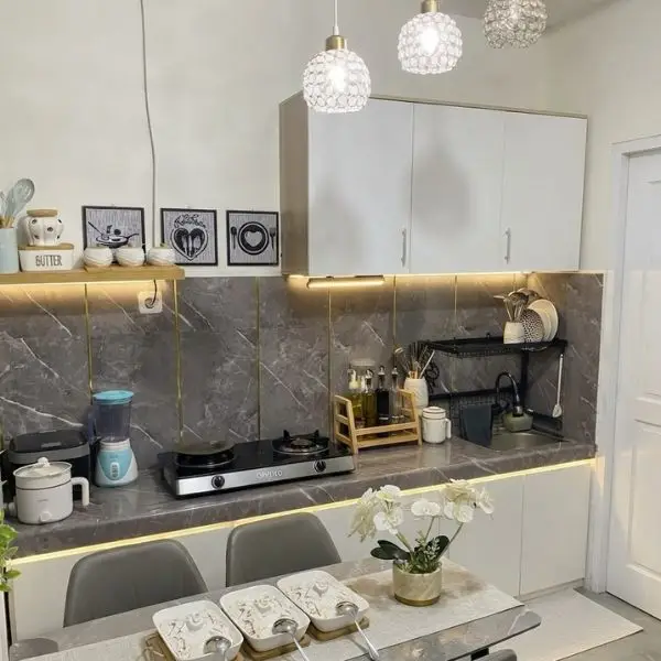Pemilihan Warna Aksen di Dapur Cantik Sederhana di Kampung