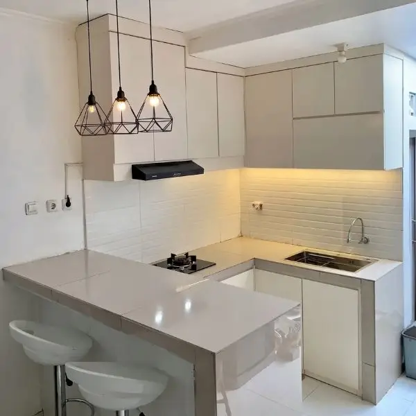Ukuran Meja Bar Dapur Sempit yang Proporsional