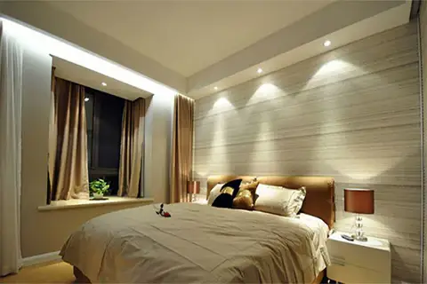 Downlight LED di Plafon Kamar Tidur Sederhana
