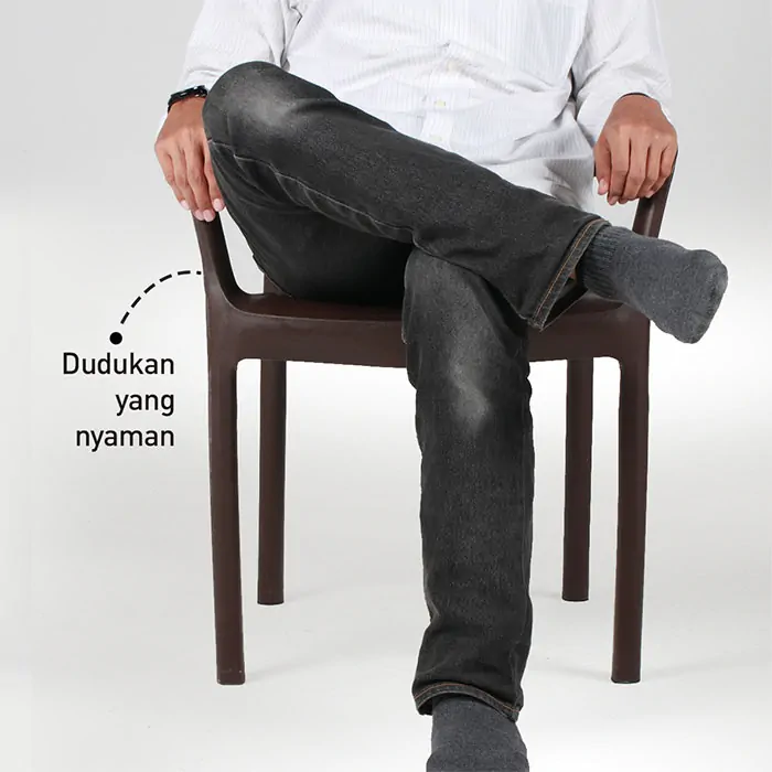 Kursi Plastik Olymplast dengan Tanganan Motif Sandaran Rotan (OL 502R) gallery 2
